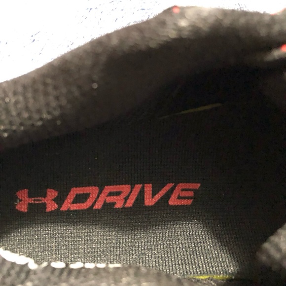 Men’s Under Armour Clutch 2 Shoes. Black / White. Size 9 Men’s. Never Worn - Picture 8 of 10